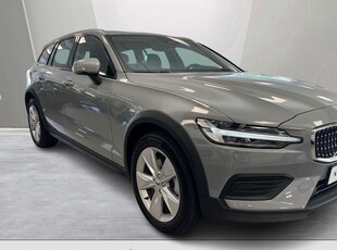 Volvo V60Cross Country B4 AWD Diesel Core 2024, Kombi