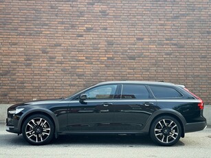 Volvo V90 Cross Country B4 AWD OBS Spec Panorama Läder H/K