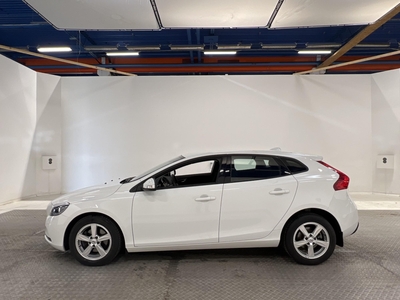 Volvo V40 T2 122hk Kinetic Värmare 0.45L/Mil Låg Skatt