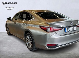 Lexus ES 300h Comfort Navigation Adaptiv farthållare, Elmanövrerade frams