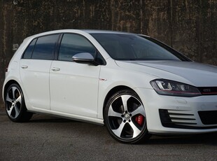 Volkswagen Golf GTI Performance|Steg1|Dynaudio|300hk|PDC|