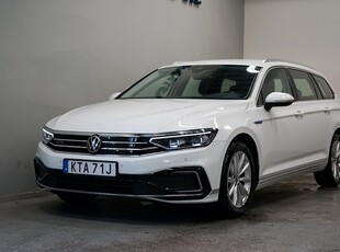 Volkswagen Passat Sportscombi GTE 218hk Värmare Carplay MOMS