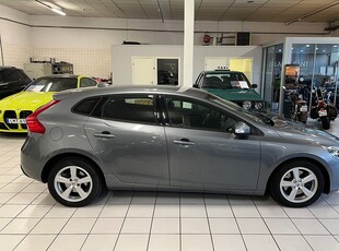 Volvo V40 T2 122hk Automat P-Sensorer Skatt 756:- / år