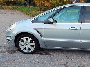 Ford S-Max 2.0 TDCi 7-SITS DVD SKINN DRAG 1 ÄGARE NY KAMREM