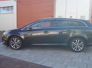 Toyota Avensis Kombi 2.2 D-4D Automat Executive Drag Pano