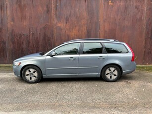 Volvo V50 D2 Momentum Nyservad Nybesiktad S&V Kamrem bytt