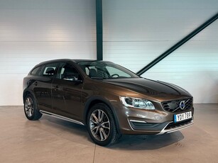 Volvo V60 Cross Country D3 Momentum | Navi | Drag | RattVärme