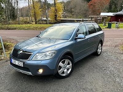 Skoda Octavia Scout 2.0 TDI 4x4 Automat, Drag, Värmare