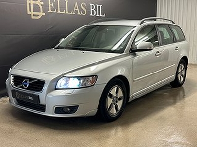 Volvo V50 D2 Momentum 115hk D-VÄRM P-SENSOR DRAG KAMREM-BYTT