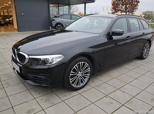 BMW 520 d xDrive Touring 190hk Sport Llne Aut Momsbil Drag Svensksåld