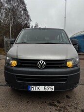 Volkswagen Caravelle 2.0TDI 9-Sits Drag SoV Ramp 1Ägare