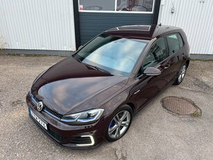 Volkswagen Golf GTE 1.4 TSI Värmare Backkamera Nyservad Drag