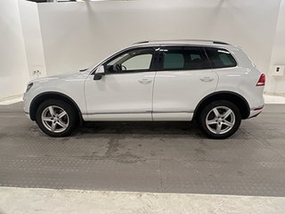 Volkswagen Touareg 3.0 V6 204hk 4M D-värm Backkamera Drag