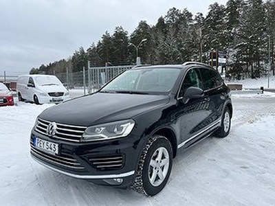 Volkswagen Touareg 3.0 V6 TDI 204hk 4Motion R-Line D-Värmare