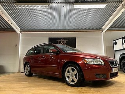 Volvo V50 2.0 D Momentum 1ÅRSGARANTI/NY BES/ S V DÄCK