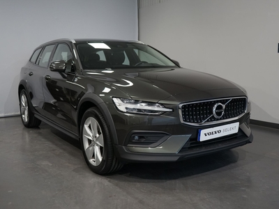 Volvo V60 Cross Country B4 AWD