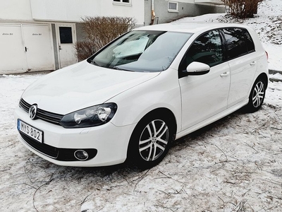 Volkswagen Golf1.6 TDI Dark Label 2013, Halvkombi