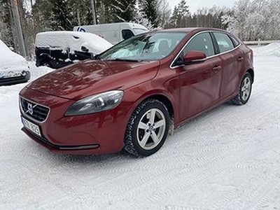 Volvo V40 D3 Momentum /Euro 5 /Drag /Adaptiv farthållare