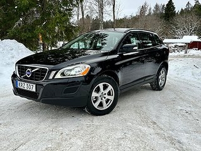 Volvo XC60 D3 AWD Automat Momentum, Dragkrok, Värmare