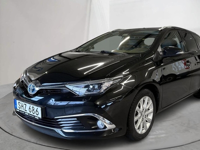 Toyota Auris 1.8 HSD Touring Sports (99hk)