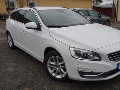 Volvo V60D4 Momentum Drag 2014, Kombi