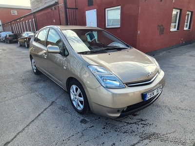 Toyota Prius 1.5 VVT-i (EXECUTIVE) Navi , Skinn , Ny Bes