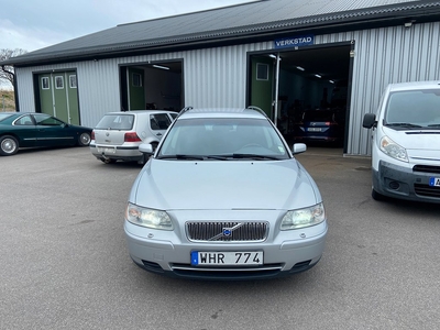 Volvo V70 2.4 Business ( Levereras med NyKamrem )