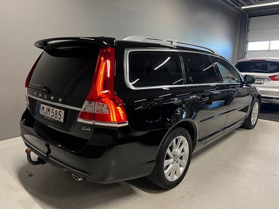 Volvo V70 D4 181hk Summum Aut PDC Navi Drag Euro 6