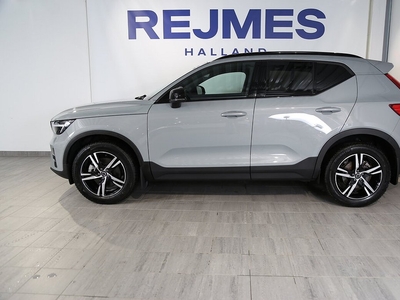 Volvo XC40 B4 FWD Bensin Plus Dark Dragkrok Förarstöd Google