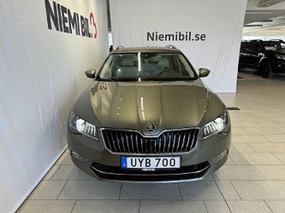 Skoda Superb 2.0 TSI 4x4 280hk L&K Drag Värmare Kamera Panor