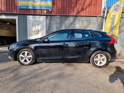 Volvo V40 D2 Kinetic Nyservad Nybesiktad