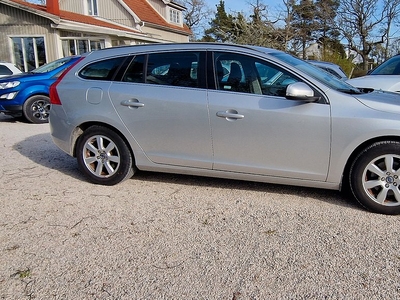 Volvo V60 D3 Geartronic Momentum *Automat *Gotlbil *7950mil