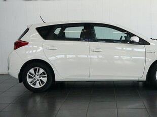 Toyota Auris Hybrid e-CVT Comfort 136hk B-kamera Bluetooth