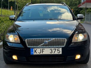 Volvo V50 1.8 F 125HK Drag värm Xenon Sport besiktigad