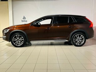 Volvo V60 Cross Country D4 Classic Pro | HarmanKardon | Adaptiv farthållare |