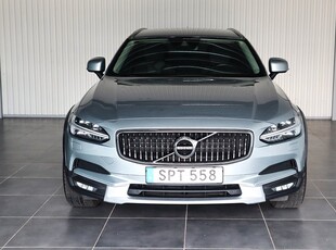 Volvo V90 Cross Country D5 AWD Momentum D-värm Navi 235hk