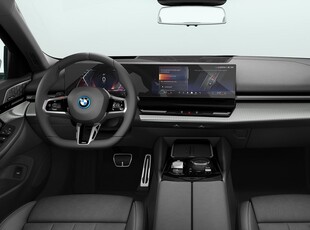 BMW 530e xDrive Touring / M Sport Business Launch Edition