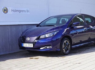 Nissan LeafAcenta 2023, Halvkombi