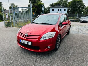 Toyota Auris 1.4 D-4D 90HK PLUS / DRAG / VÄRMARE