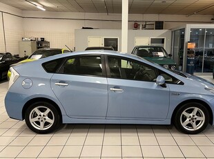 Toyota Prius Plug-in Hybrid 1.8 VVT-i + 3JM CVT Navi HUD Kam