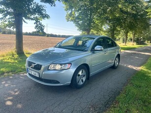 Volvo S40 1.6 D Momentum Euro 4, Svensksåld, Xenon,