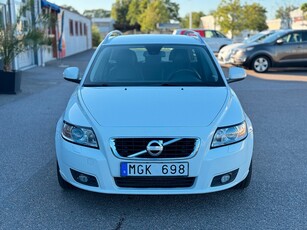 Volvo V50 D2 115hk Momentum | Lågskatt | Dieselsnål | Drag