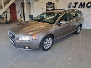 Volvo V70 T4 Momentum Euro 5 nybes drag