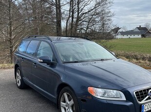 Volvo V702.5TFlexifuel DRIVe GeartronicKinetic NY BESIKT 2011, Kombi