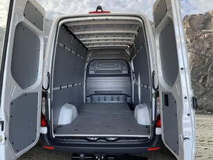 Mercedes-Benz Sprinter 317 CDI RWD Skåpbil