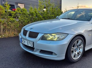 BMW 330 i Sedan Comfort Euro 4- 258 hk Nybes