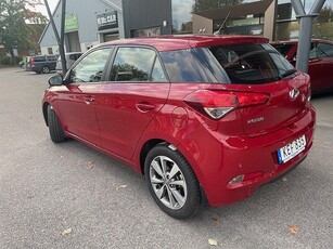 Hyundai i20 1.4 100 hk M6 PREMIUM OBS! Miltal!