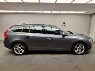 Volvo V60 D5 AWD Plug In hybrid Summum BE / Läder / Navigation / on Call /