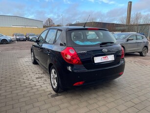 Kia Cee´d 1.6 CVVT EX 125hk | NYSERVAD NYBESIKTAD SoV-hjul