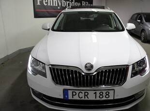 Skoda Superb Kombi 2.0 TDI 4x4 Elegance Panorama Värmare skinn